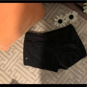 Black Lululemon Run Times short